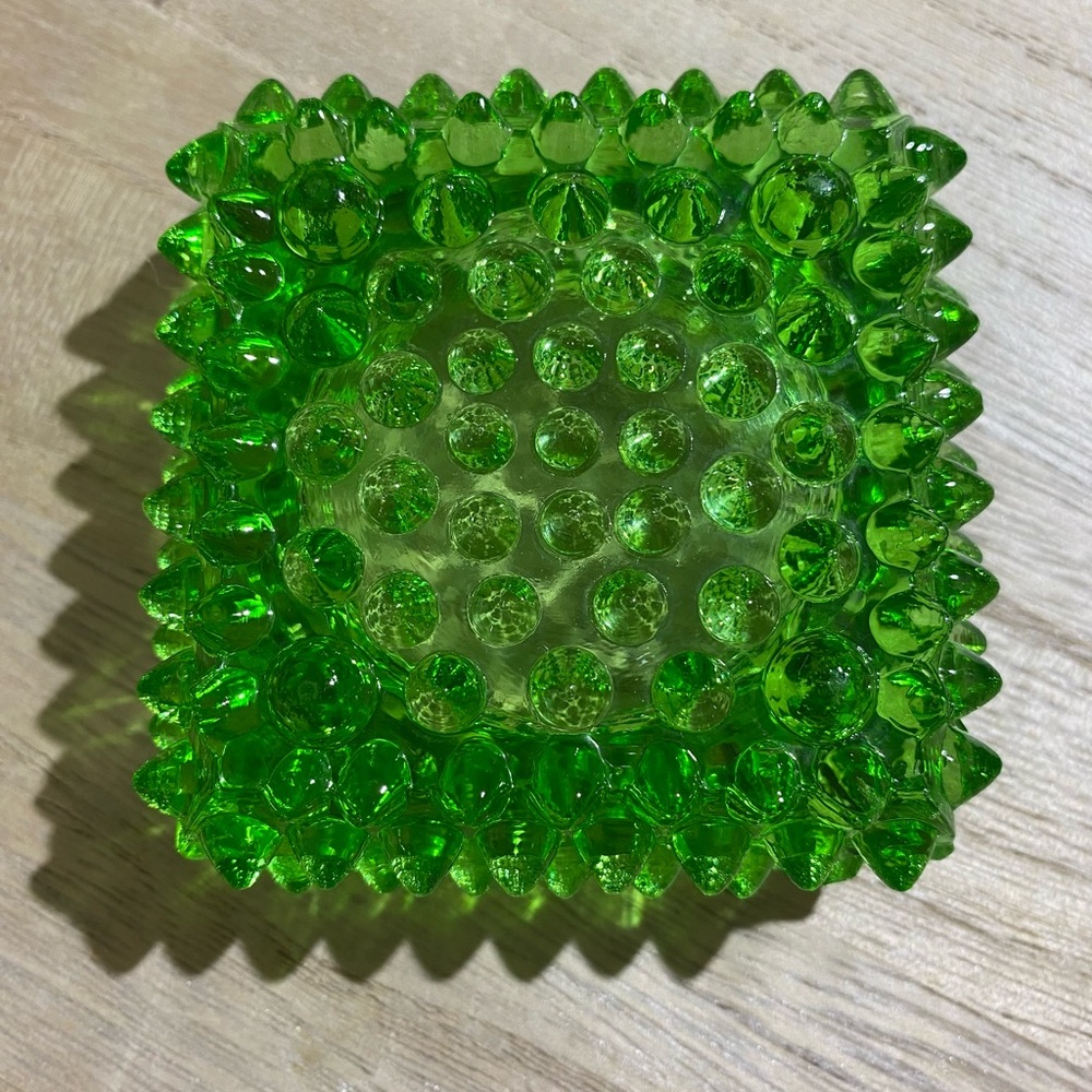 FENTON - VNTG - Green Spiked Hobnail Square Glass Salt Cellar / Keepsake Dish - Picture 6 of 8